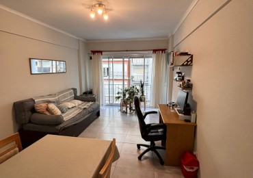 2 AMBIENTES A LA CALLE 