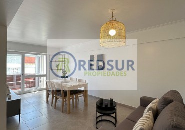 3 ambientes a la calle con balcon saliente corrido y cubierto. Con cochera fija y baulera.