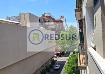 MONOAMBIENTE A LA CALLE CON BALCON